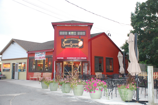 Sweet Escapes & Savory Pizza Grill in Truro, Massachusetts